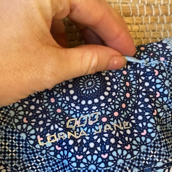 Lorna Jane small yoga pants worn once blue pink design silky soft - Picture 11 of 11